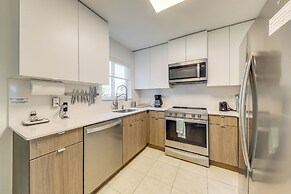 4 Mi to the Beach: Pet-friendly Oakland Park Home