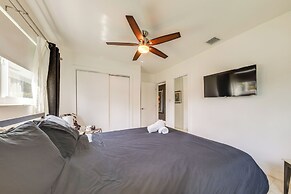 4 Mi to the Beach: Pet-friendly Oakland Park Home