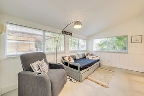 4 Mi to the Beach: Pet-friendly Oakland Park Home
