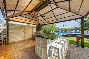 4 Mi to the Beach: Pet-friendly Oakland Park Home