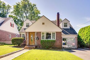 4 Mi to Nyc, Shared Yard: Englewood Apartment!