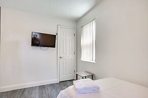 4 Mi to Nyc, Shared Yard: Englewood Apartment!