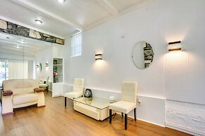 Shared Yard, 4 Mi to Nyc: Englewood Apartment!