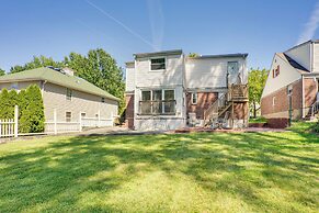 Shared Yard, 4 Mi to Nyc: Englewood Apartment!