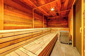 Walk to Ski Lift: Mtn-view Condo in Mammoth Lakes