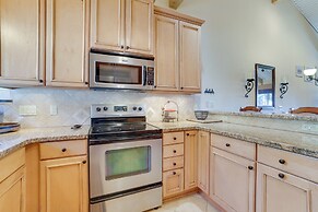 Walk to Ski Lift: Mtn-view Condo in Mammoth Lakes