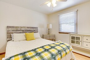 < 1 Mi to Lambeau Field: Green Bay Home w/ Grill!