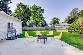 < 1 Mi to Lambeau Field: Green Bay Home w/ Grill!