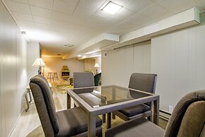 < 1 Mi to Lambeau Field: Green Bay Home w/ Grill!