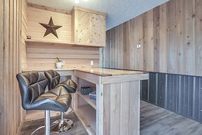 Downtown Condo ~ 23 Mi to Hocking Hills State Park