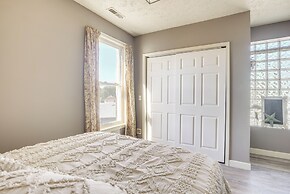 Downtown Condo ~ 23 Mi to Hocking Hills State Park