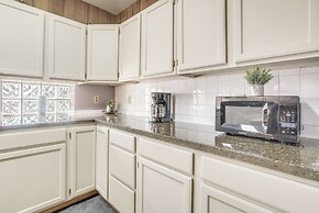 Downtown Condo ~ 23 Mi to Hocking Hills State Park