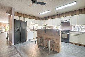 Downtown Condo ~ 23 Mi to Hocking Hills State Park