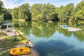Lake Escape w/ Hot Tub & Docks in Hope!