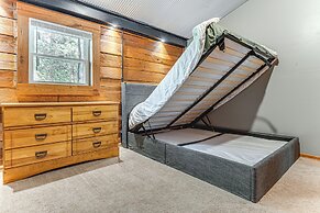 Lake Escape w/ Hot Tub & Docks in Hope!