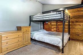 Lake Escape w/ Hot Tub & Docks in Hope!