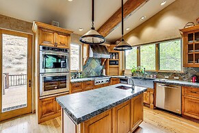 Mtn-view Ketchum Retreat, 1 Mi to Skiing!