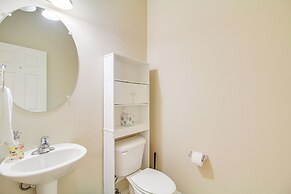 Family-friendly Home w/ Mtn View in Albuquerque!