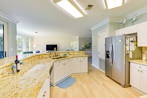 Sandestin Resort Condo w/ 6-seater Golf Cart