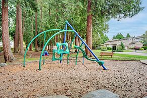 Washington Retreat w/ Yard - Near Seattle!