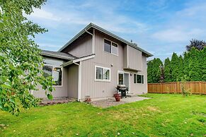 Washington Retreat w/ Yard - Near Seattle!