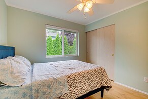 Washington Retreat w/ Yard - Near Seattle!