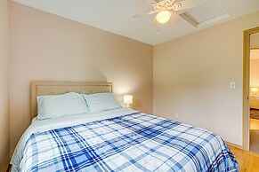 Washington Retreat w/ Yard - Near Seattle!