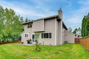 Washington Retreat w/ Yard - Near Seattle!