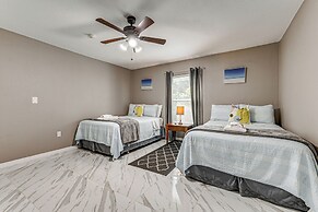 Lutz Home ~ 14 Mi to Downtown Tampa