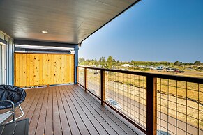 Beautiful Water Views: Coastal Oregon Townhome!