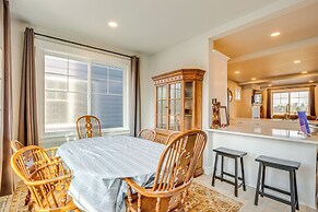 Beautiful Water Views: Coastal Oregon Townhome!