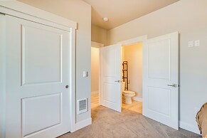 Beautiful Water Views: Coastal Oregon Townhome!