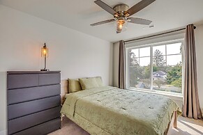 Beautiful Water Views: Coastal Oregon Townhome!