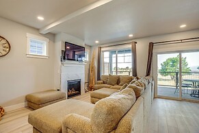 Beautiful Water Views: Coastal Oregon Townhome!