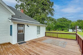 1925 Vintage Farmhouse Close to Everything