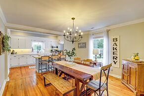 1925 Vintage Farmhouse Close to Everything