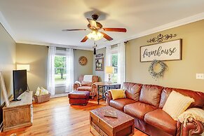1925 Vintage Farmhouse Close to Everything