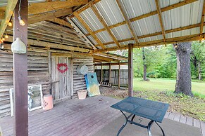 1925 Vintage Farmhouse Close to Everything