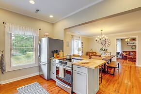 1925 Vintage Farmhouse Close to Everything