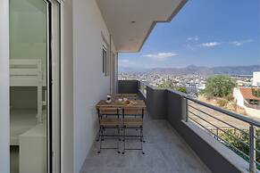 Heraklion 2Bd Oasis w Relaxing Patio