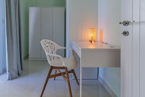 Heraklion 2Bd Oasis w Relaxing Patio