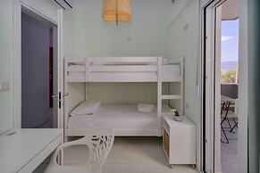 Heraklion 2Bd Oasis w Relaxing Patio