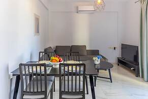Heraklion 2Bd Oasis w Relaxing Patio