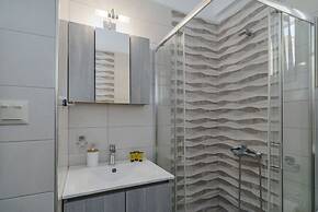 Heraklion 2Bd Oasis w Relaxing Patio