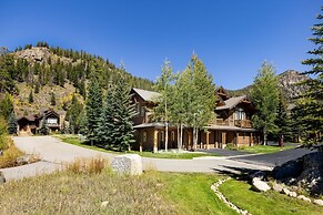 43 Thackwell 3 Bedroom Condo