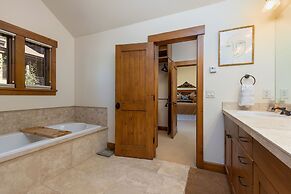 43 Thackwell 3 Bedroom Condo