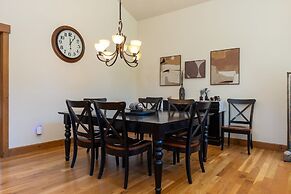 43 Thackwell 3 Bedroom Condo