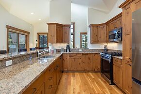 43 Thackwell 3 Bedroom Condo