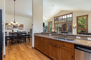 43 Thackwell 3 Bedroom Condo