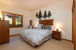 43 Thackwell 3 Bedroom Condo